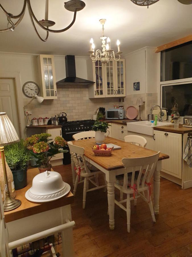 Judy'S B&B Private Home Кардифф Экстерьер фото