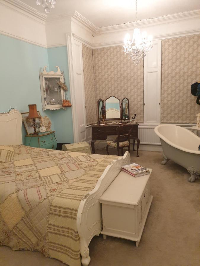 Judy'S B&B Private Home Кардифф Экстерьер фото