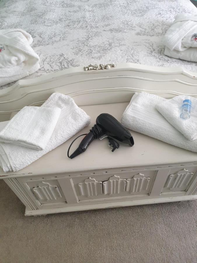 Judy'S B&B Private Home Кардифф Экстерьер фото